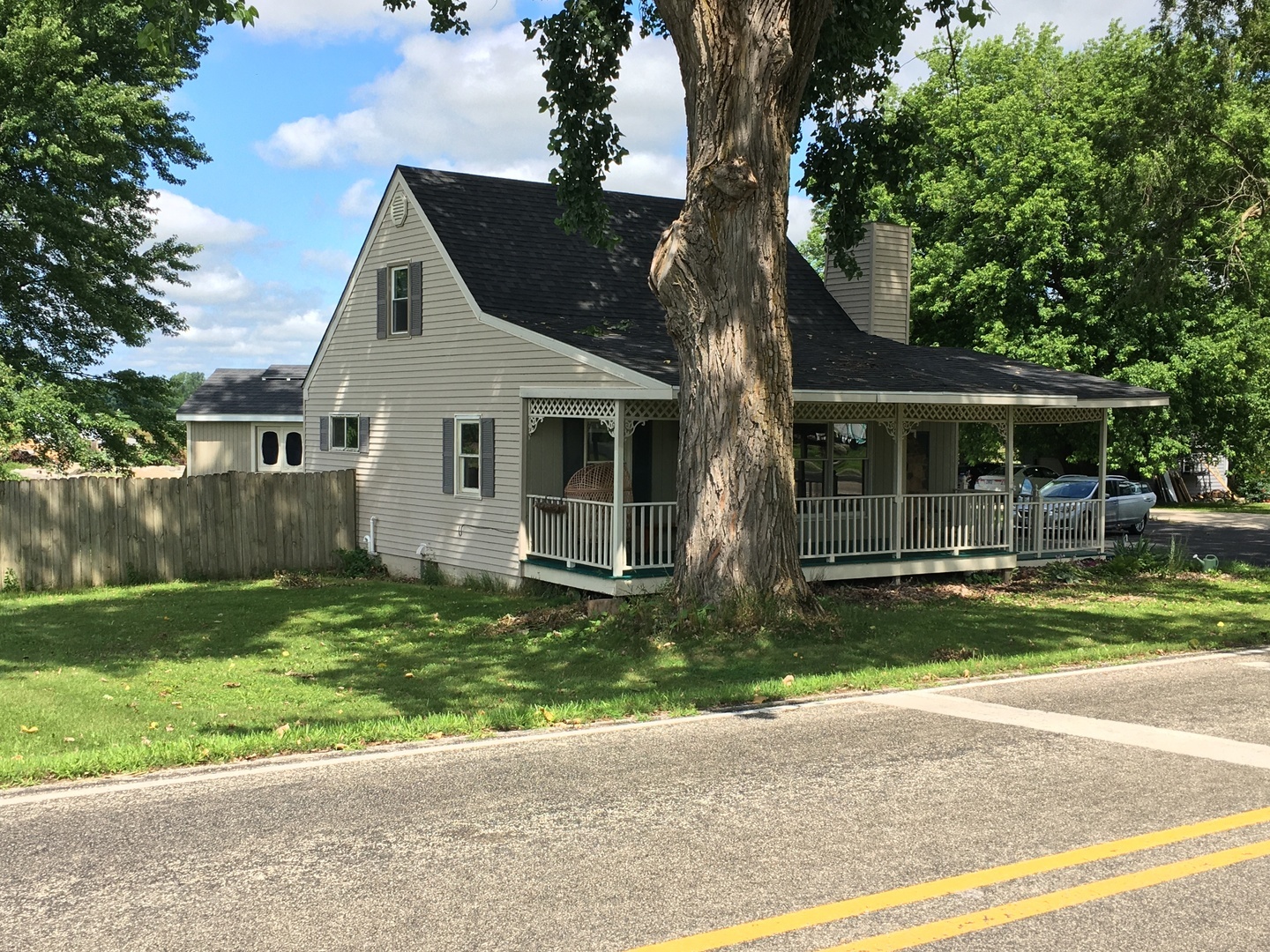 Property Photo:  125 N 2nd Street  IL 60150 