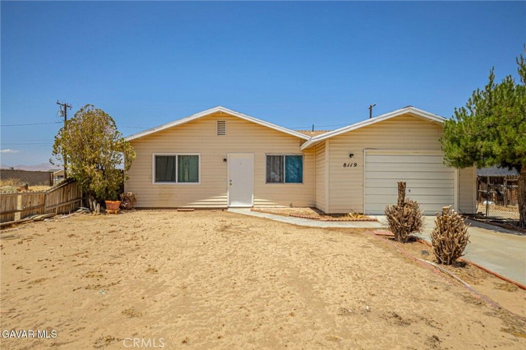 Property Photo: 8119 Walpole Avenue CA 93505