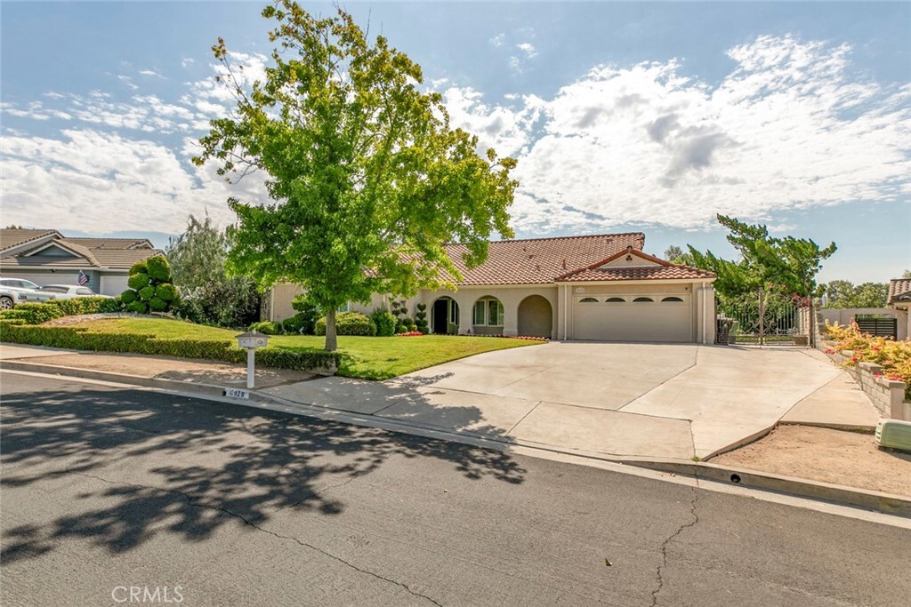 Property Photo: 10928 Meseta Avenue CA 91040