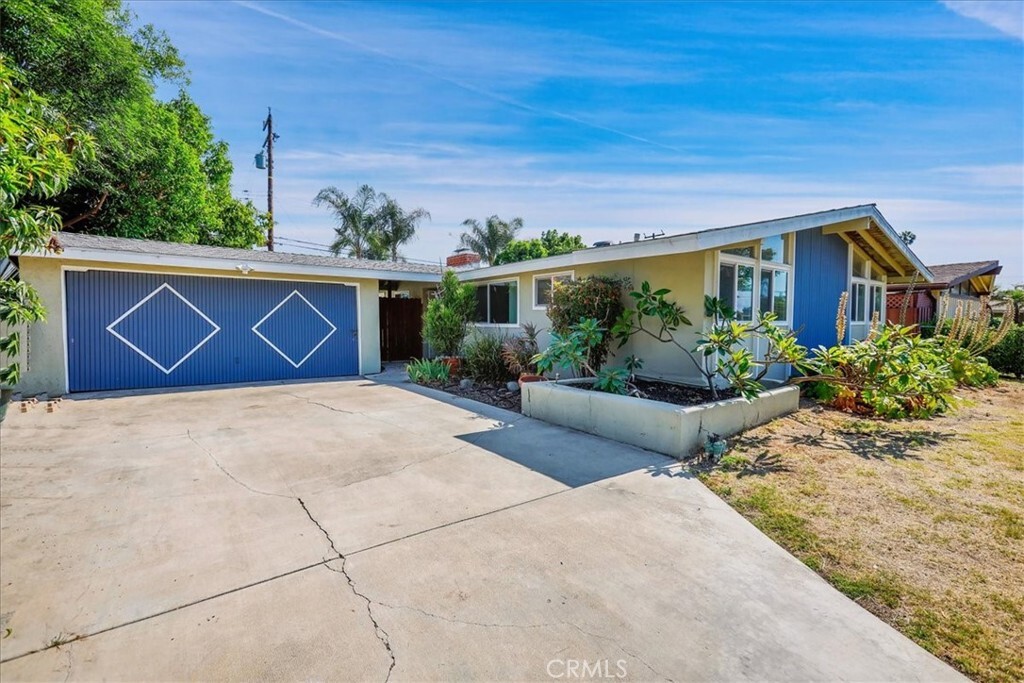 Property Photo: 287 Hanover Drive CA 92626