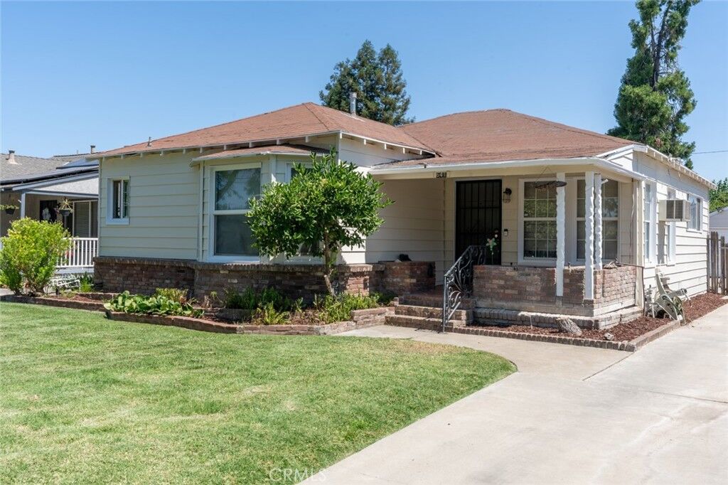 Property Photo:  641 E 19th Street  CA 95340 