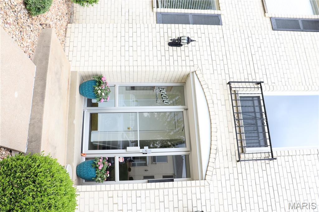 Property Photo: 10010 Chardin Way 2 MO 63128