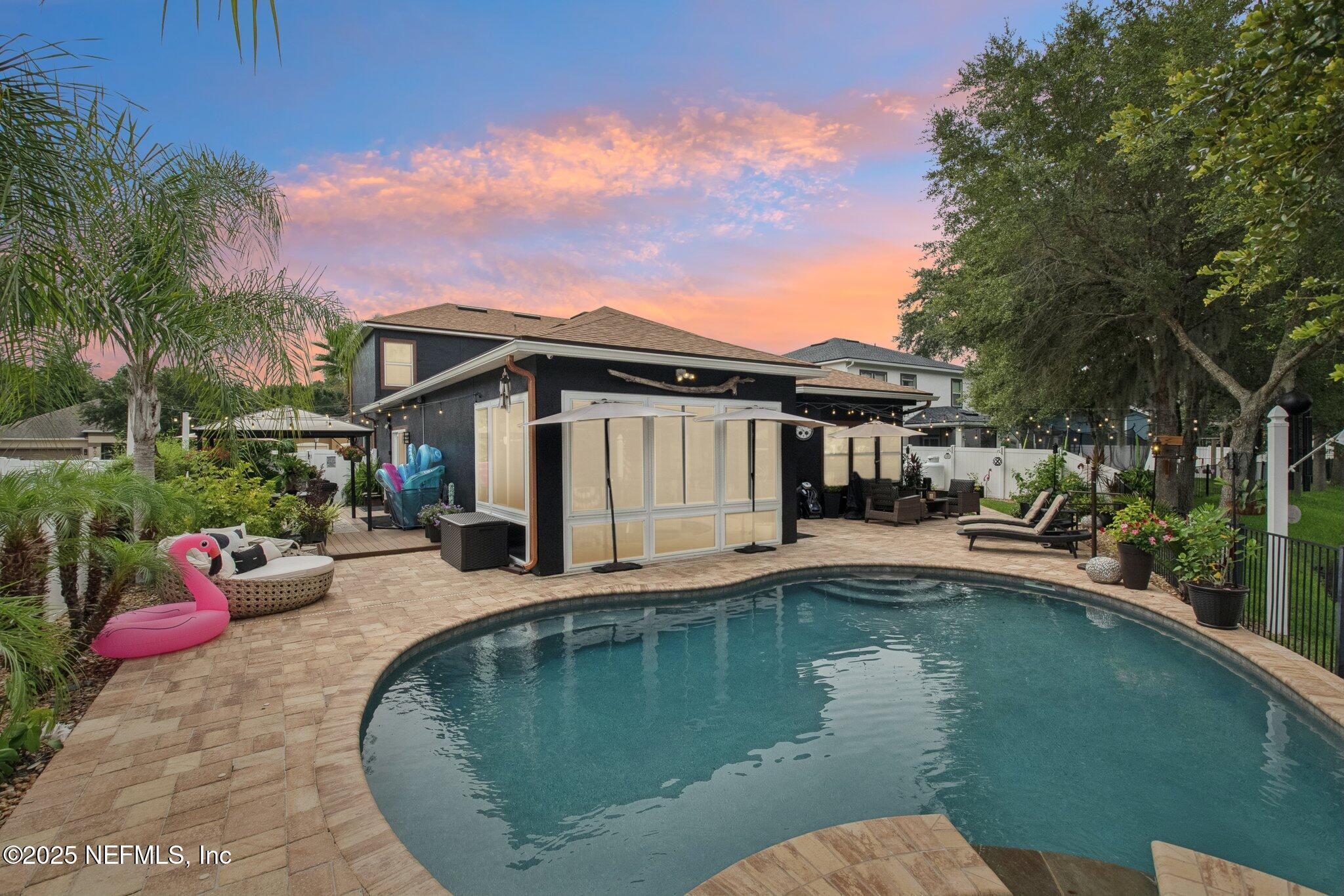 Property Photo: 10284 Oxford Lakes Drive FL 32257