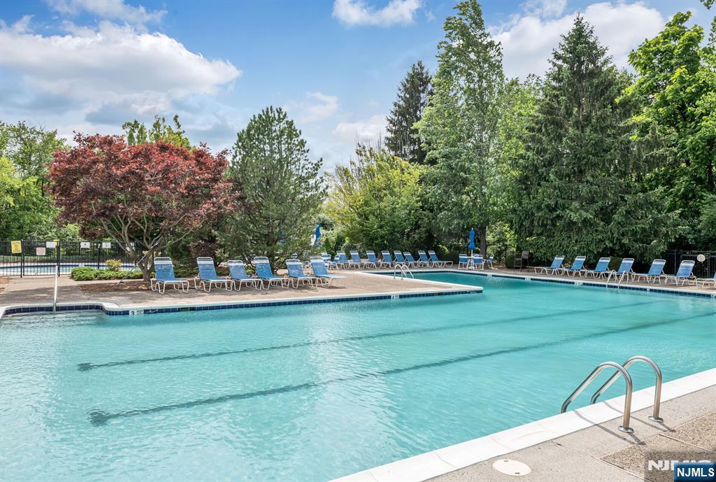 Property Photo:  123 Macleish Court  NJ 07430 