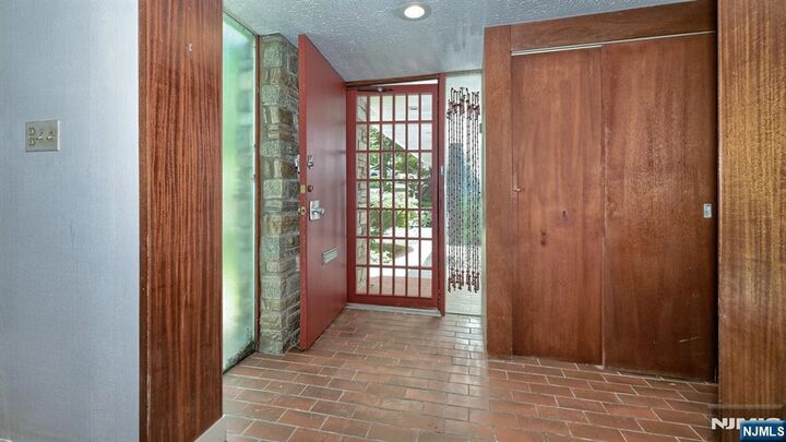 Property Photo:  57 Winding Way  NJ 07052 