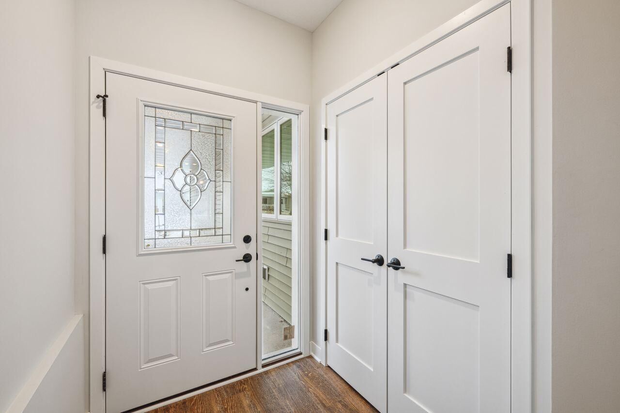 Property Photo:  190 Morning Drive  MN 55360 