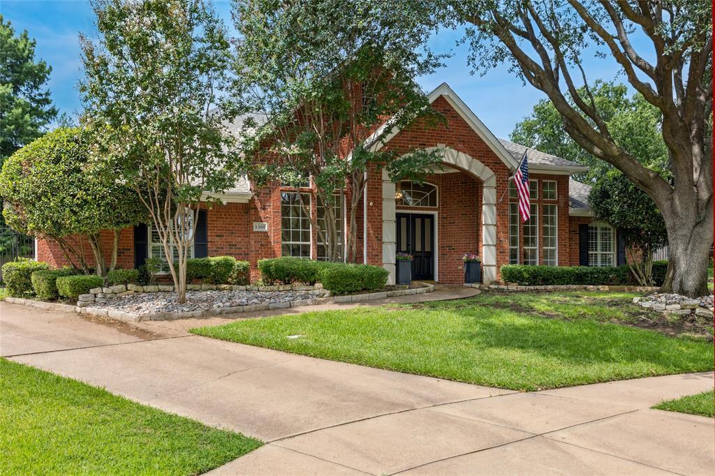 Property Photo: 1309 Normandy Court TX 76092