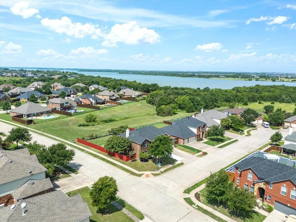 Property Photo: 1520 Misty Morning Court TX 75068