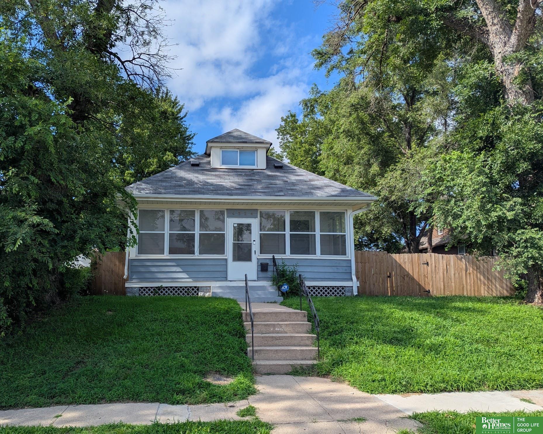 4324 Grand Avenue  Omaha NE 68111 photo