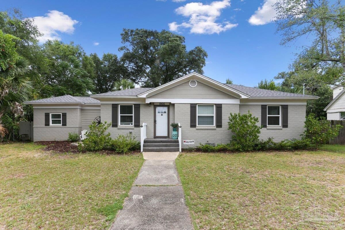 Property Photo:  1905 E Scott St  FL 32503 
