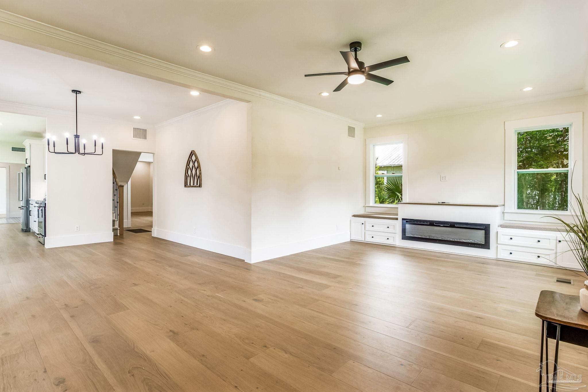 Property Photo: 1425 E Mallory St FL 32503