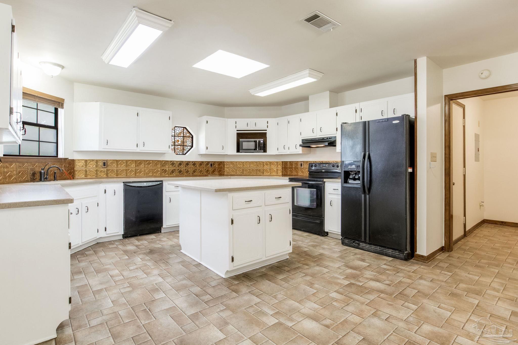 Property Photo:  10510 Tara Dawn Cir  FL 32534 