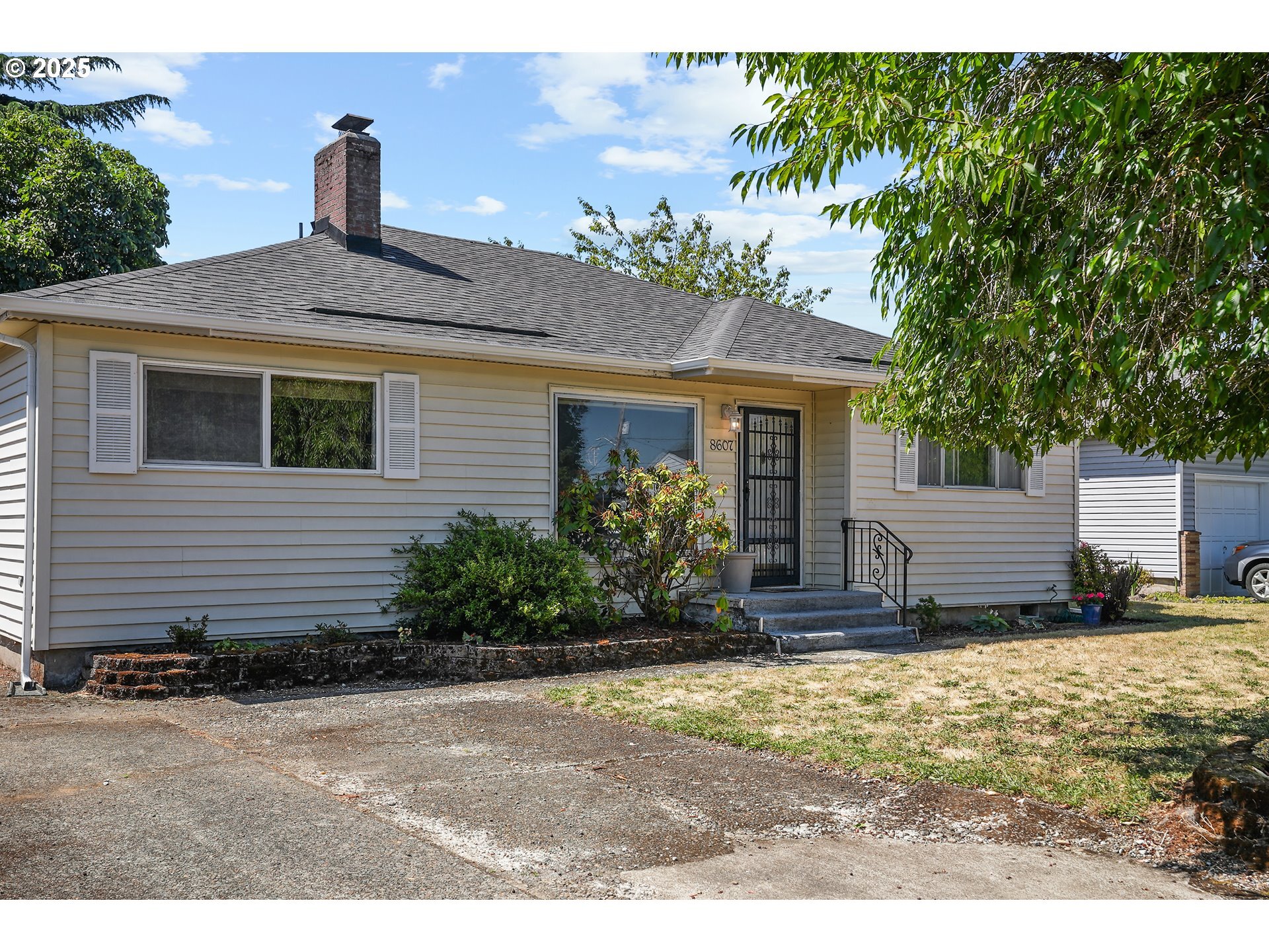 Property Photo:  8607 Mt Thielson Ave  WA 98664 