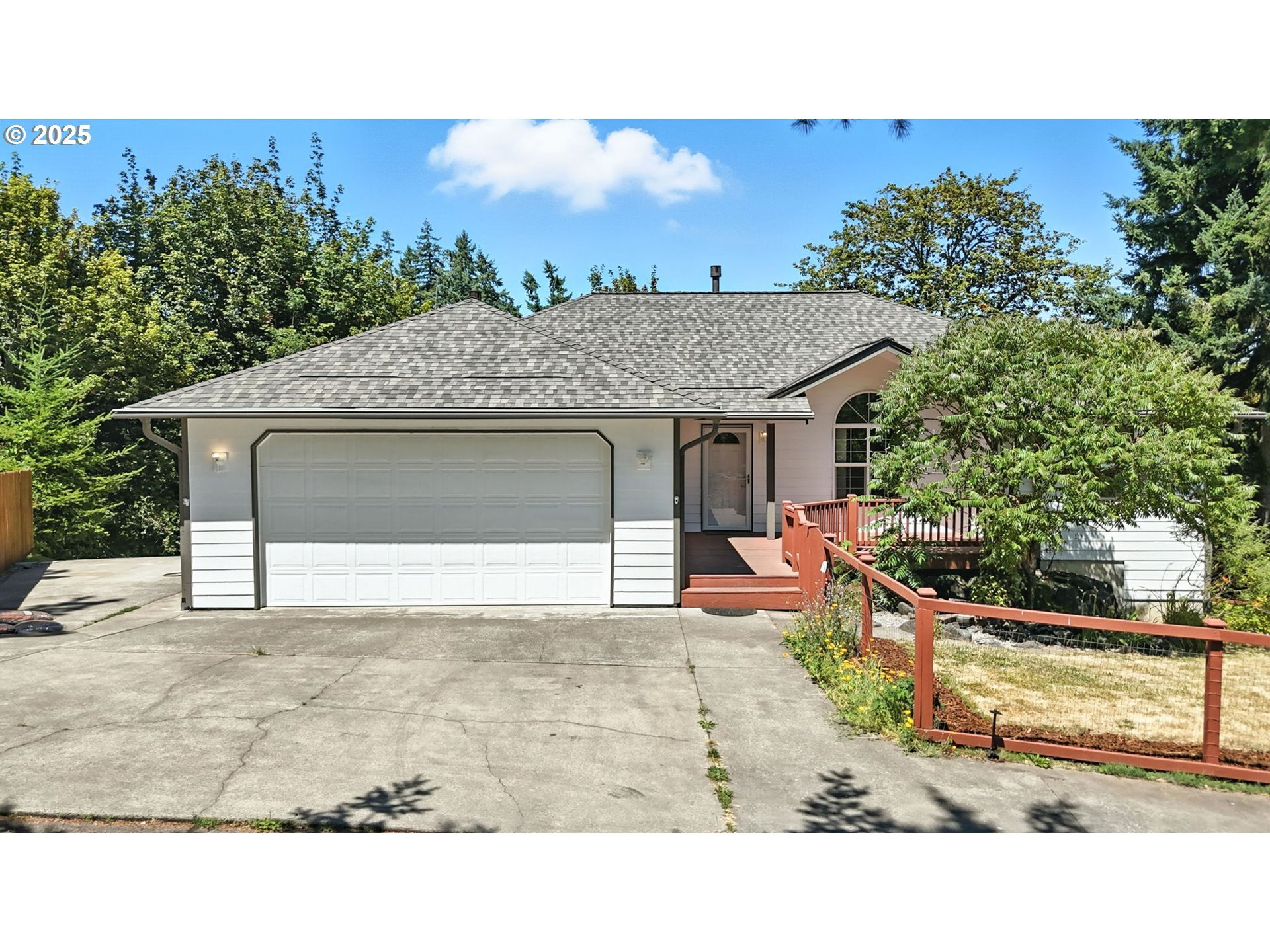 Property Photo: 75137 Alder Ln OR 97048