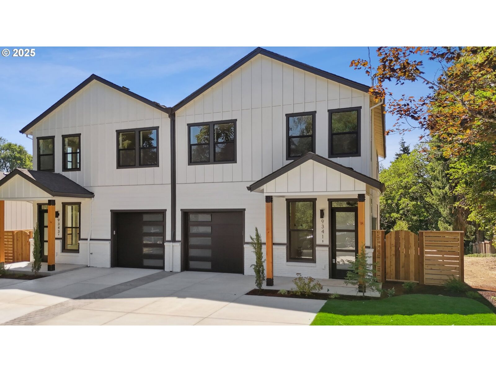 Property Photo:  9377 SW 8th Ave  OR 97219 