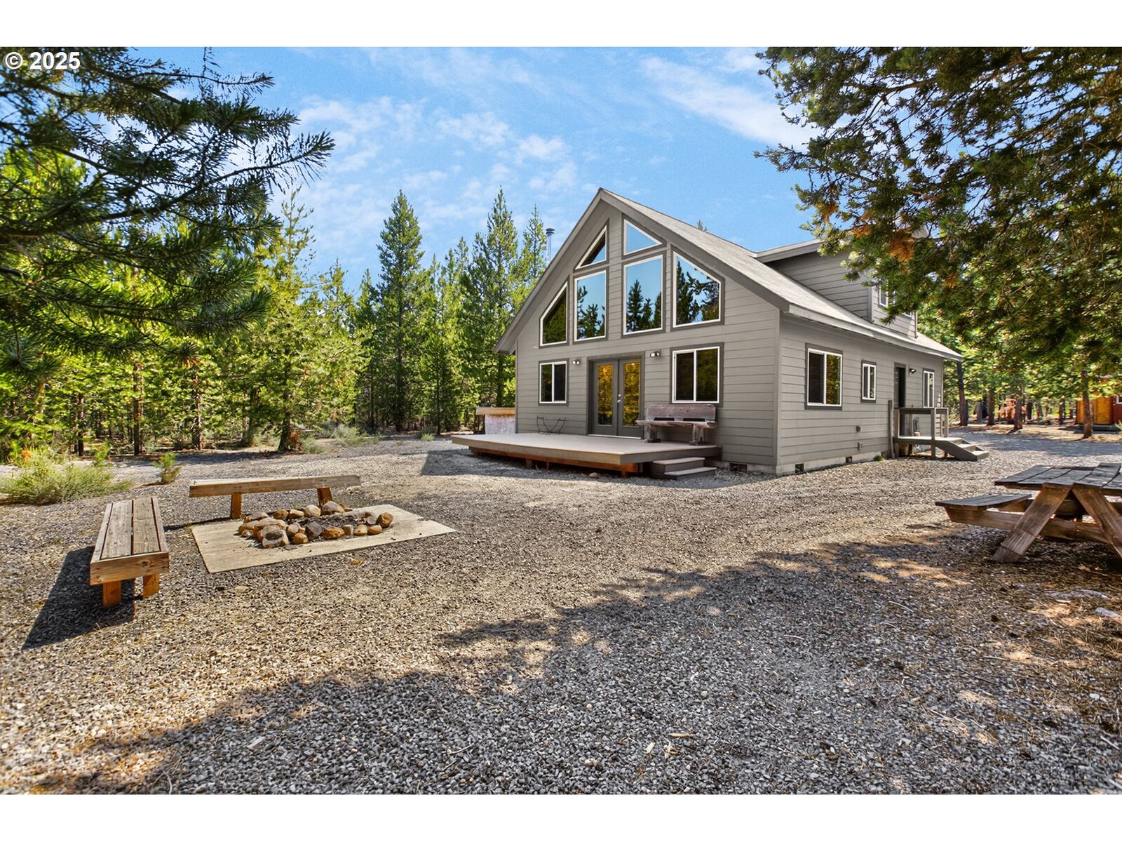 Property Photo: 123641 Surveyor Rd OR 97733