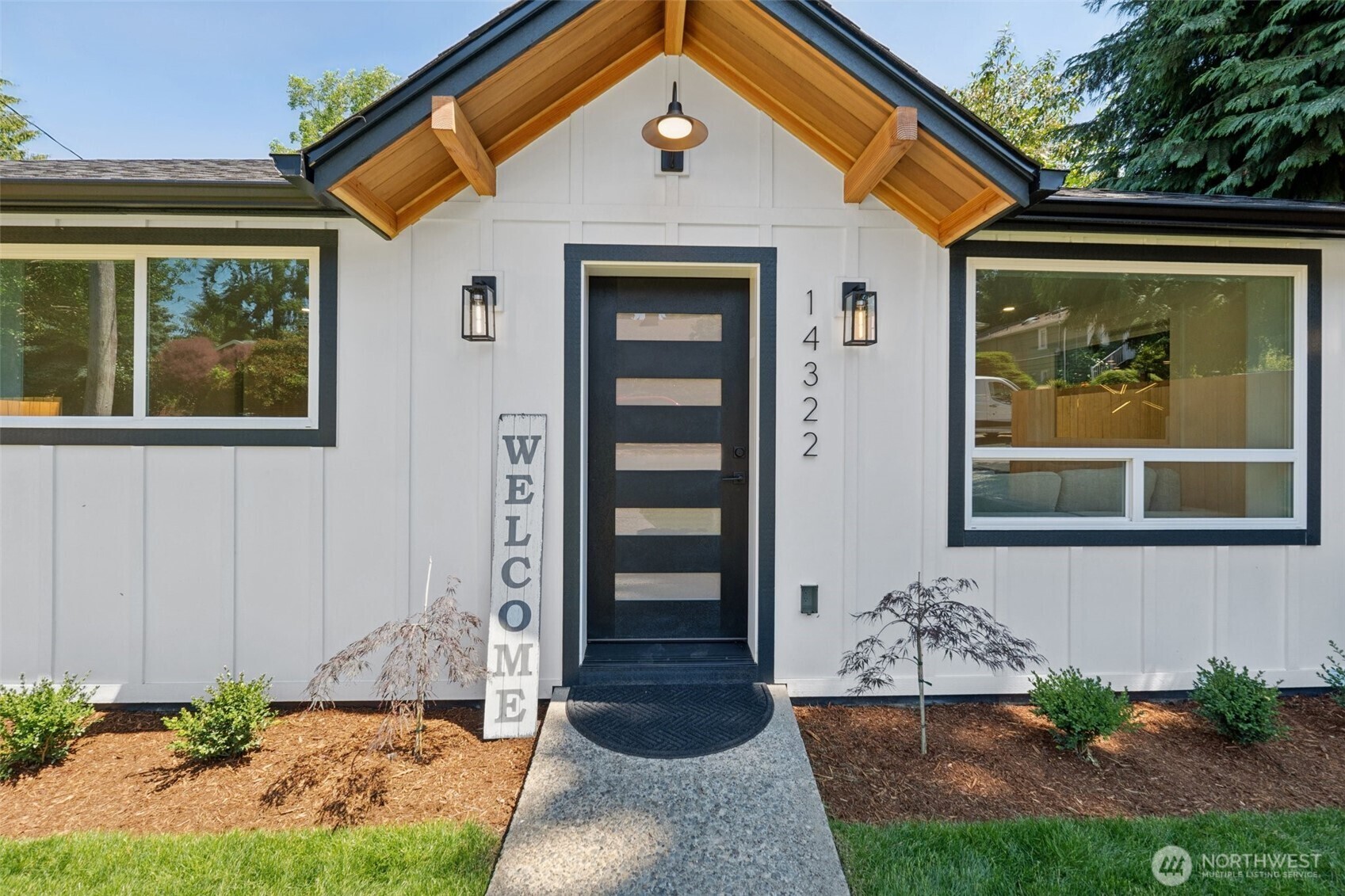 Property Photo:  14322  Burke Avenue N  WA 98133 