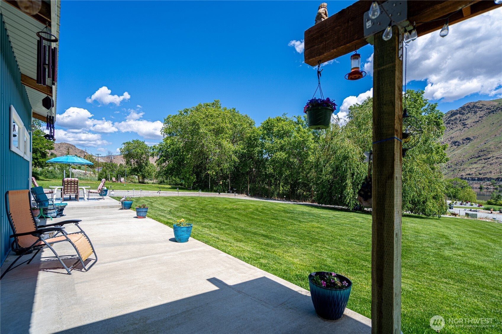 Property Photo: 876 1st St WA 98817