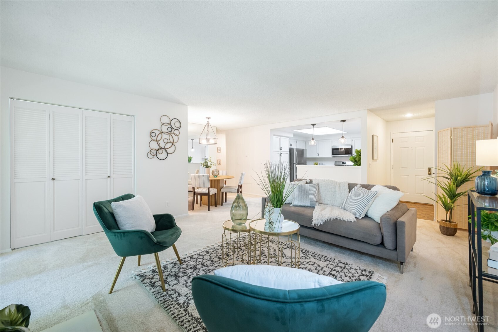 Property Photo: 7600 SE 29th Street 305 WA 98040