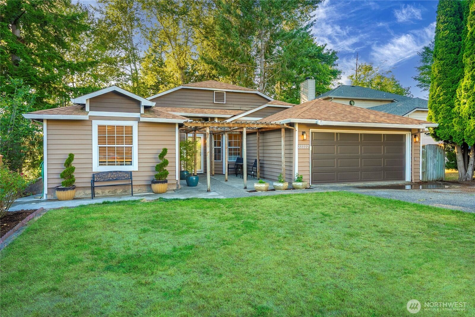 Property Photo:  22227  126th Place SE  WA 98031 