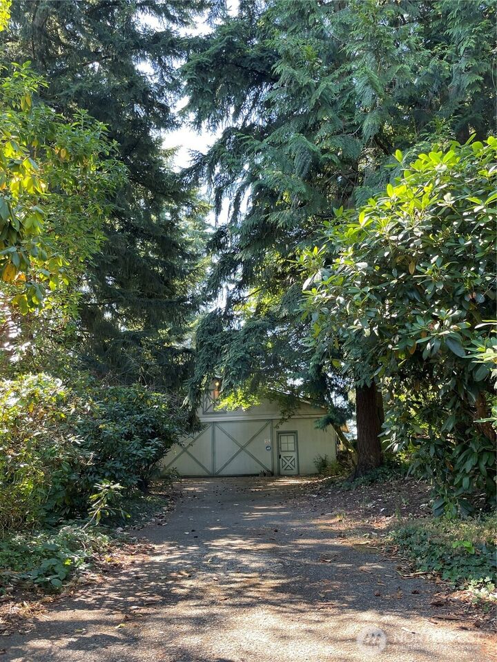 Property Photo: 12318 4th Avenue S WA 98168