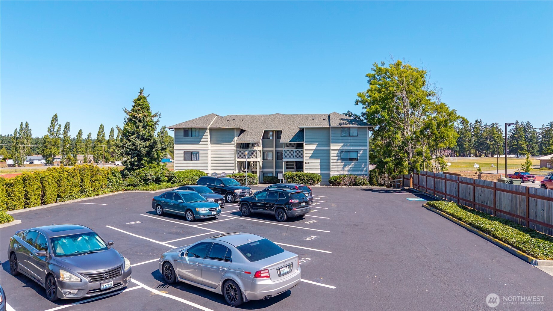 Property Photo: 726 E Whidbey Avenue WA 98277