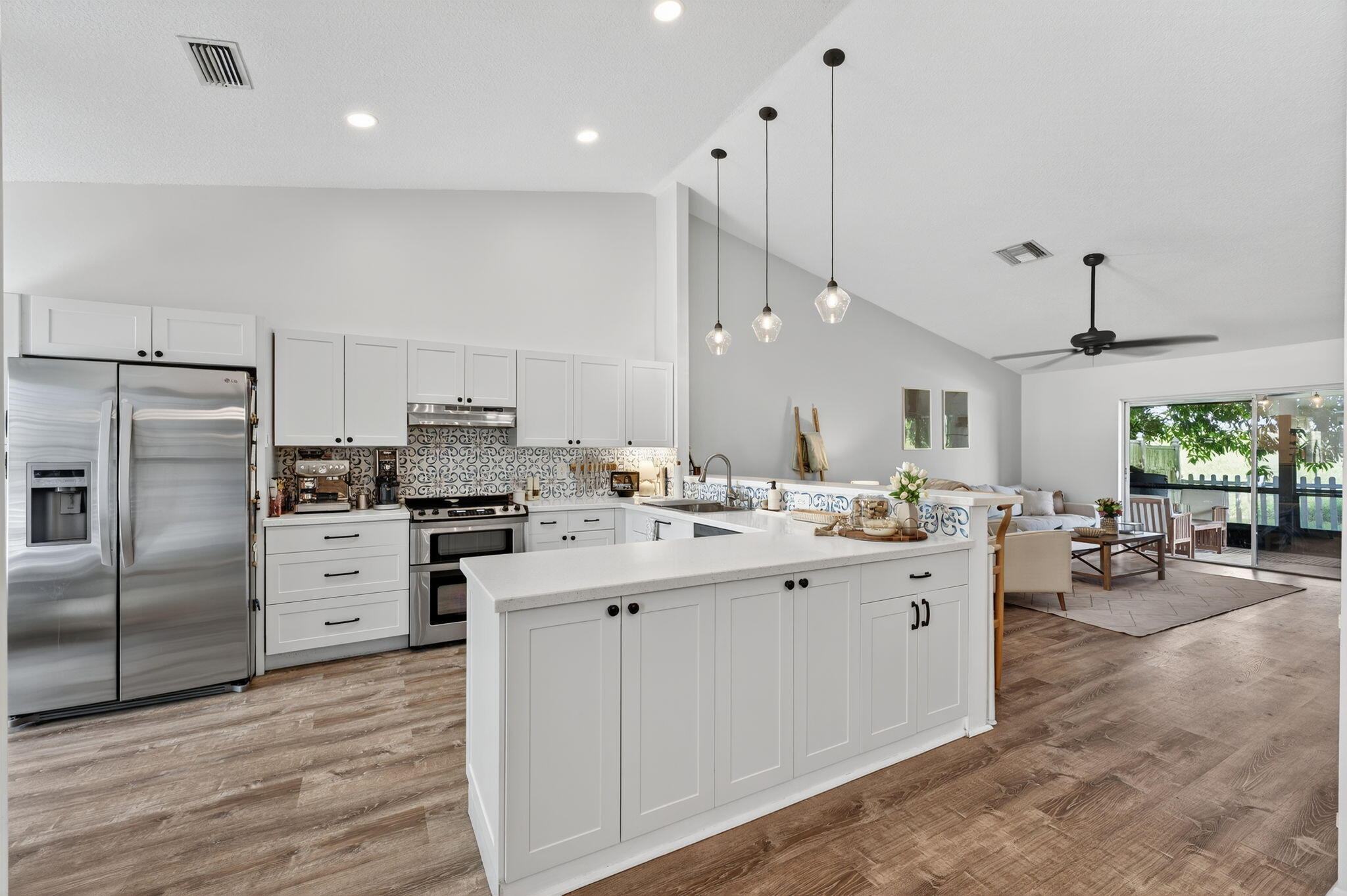 Property Photo: 5148 Arbor Glen Circle FL 33463