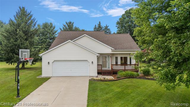 Property Photo:  1321 Clear Lake Court  MI 48371 