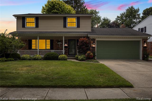 Property Photo:  34919 Grove Drive  MI 48154 