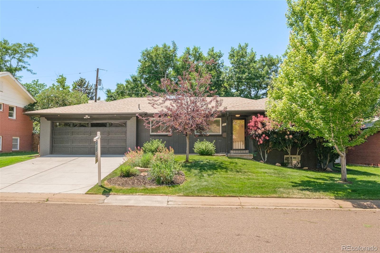 621 S Harrison Lane  Denver CO 80209 photo