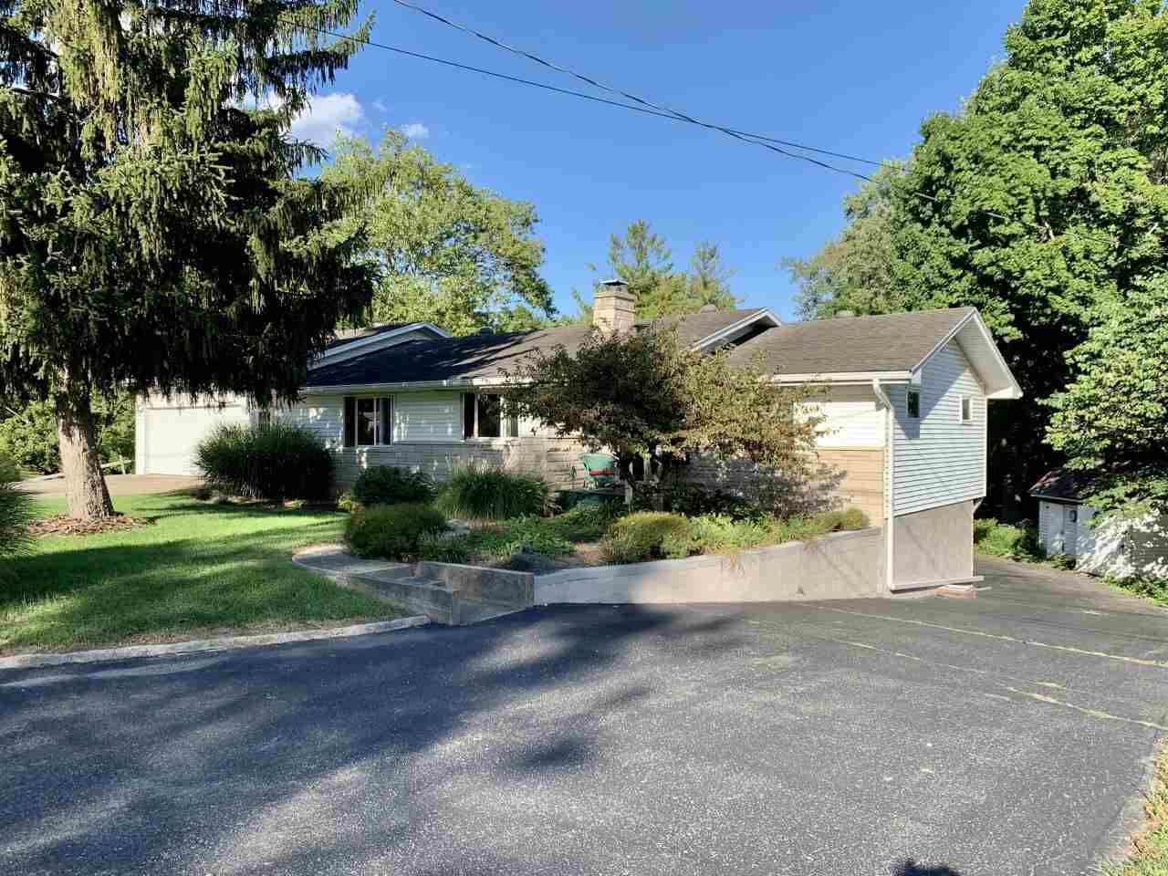 Property Photo:  301 S Elm Street  IN 47346 