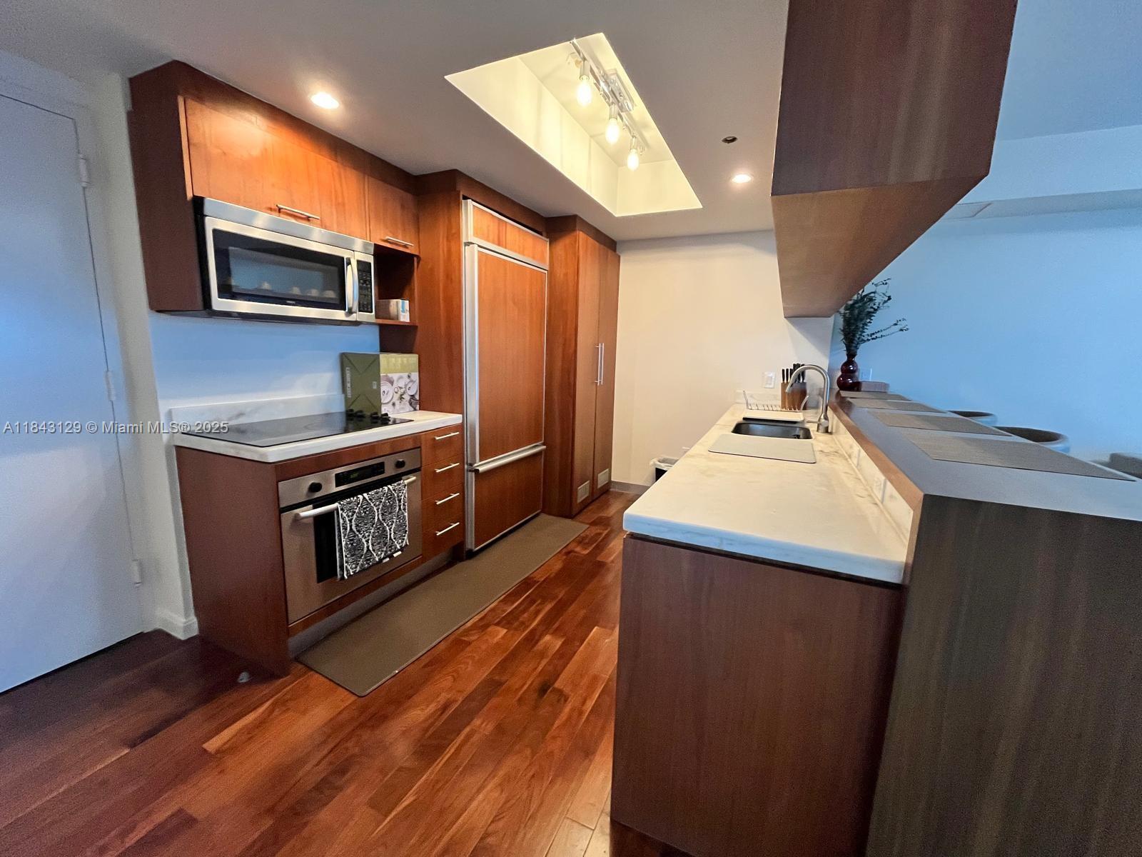Property Photo: 50 Biscayne Blvd 712 FL 33132