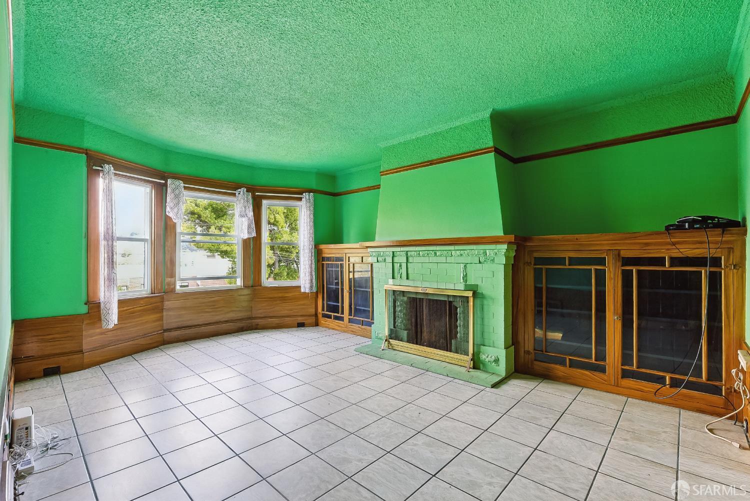 Property Photo:  69 Lisbon Street  CA 94112 