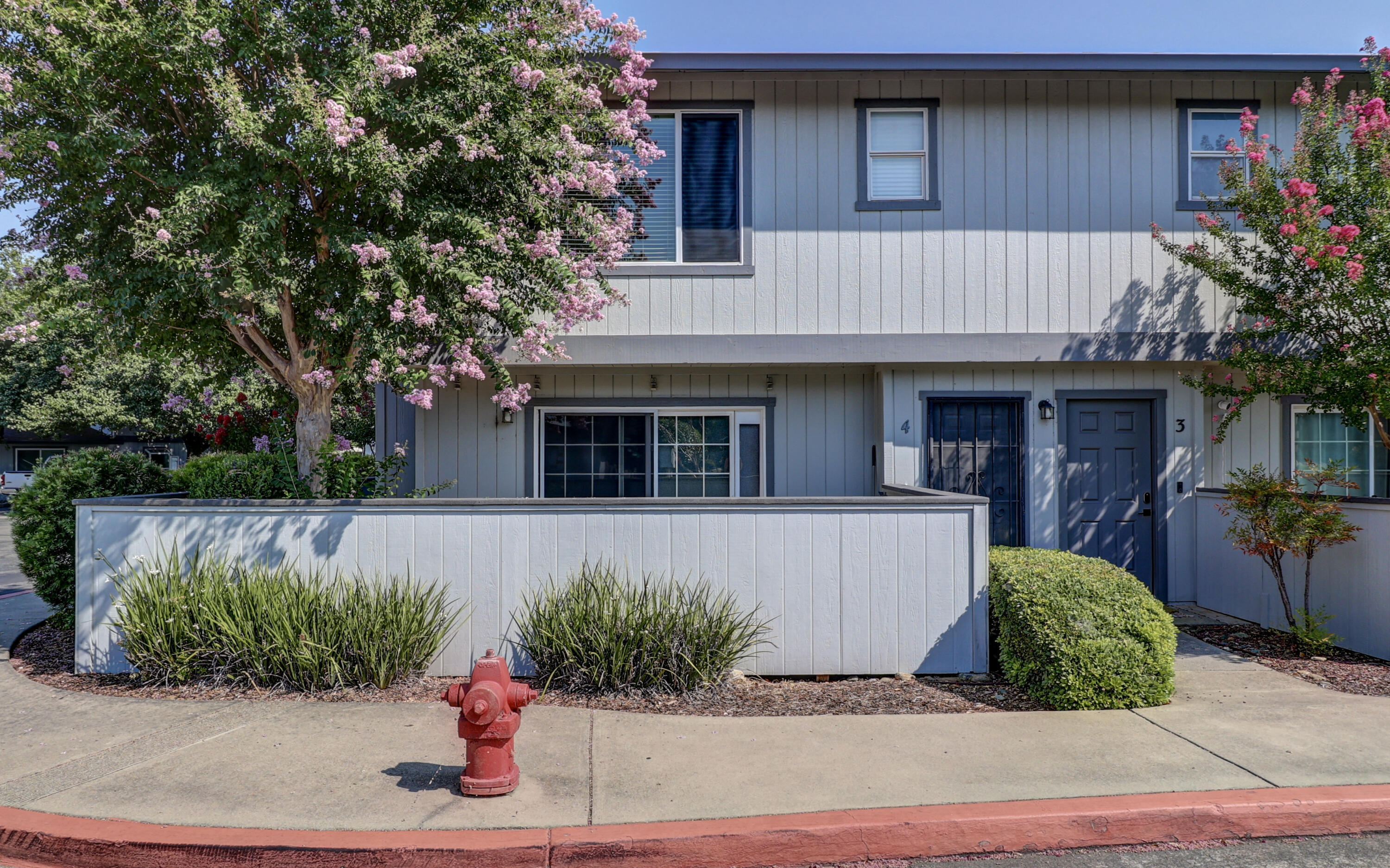 Property Photo: 200 Ridgetop Drive Apt 4 CA 96003