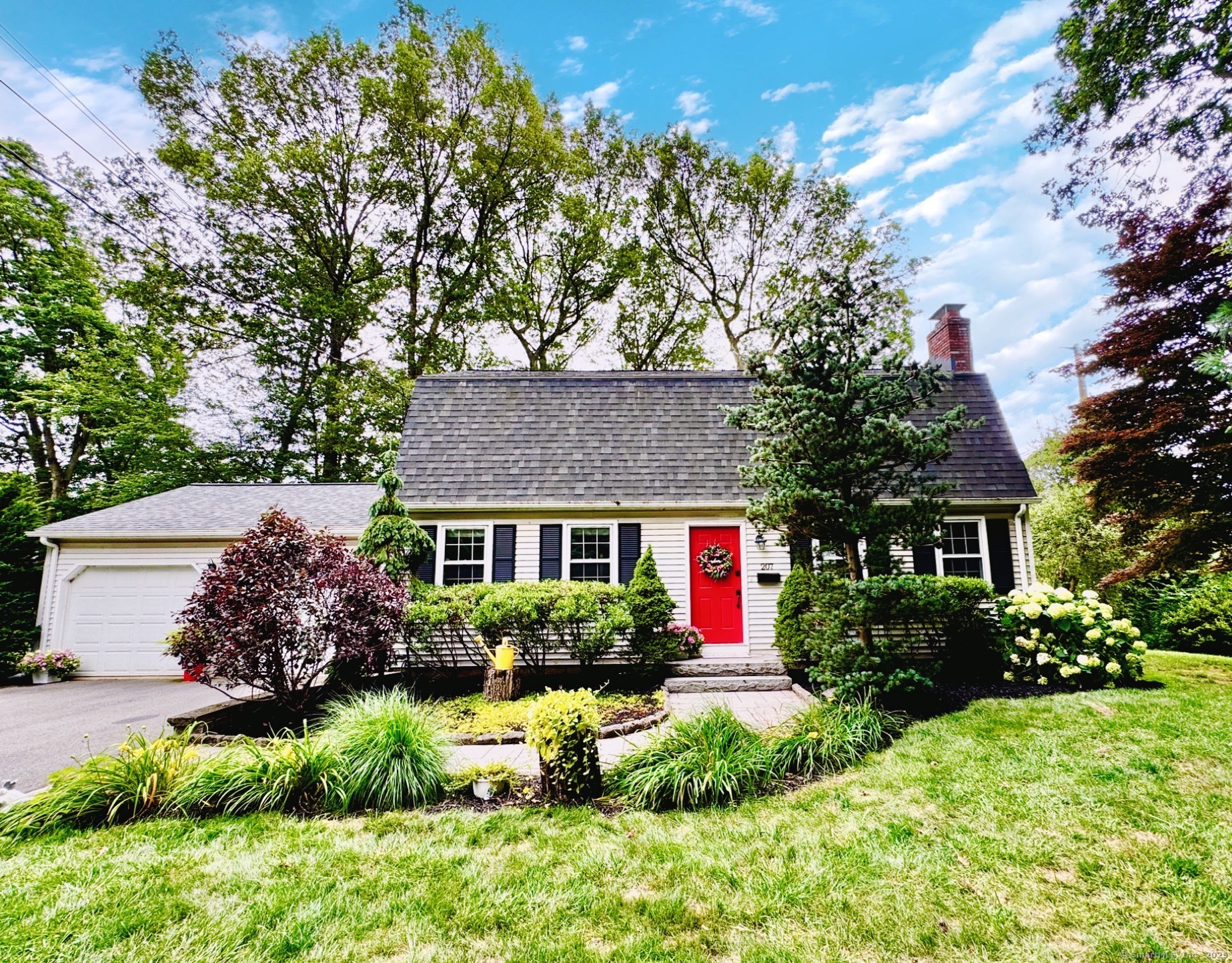 Property Photo:  207 Diane Lane  CT 06010 