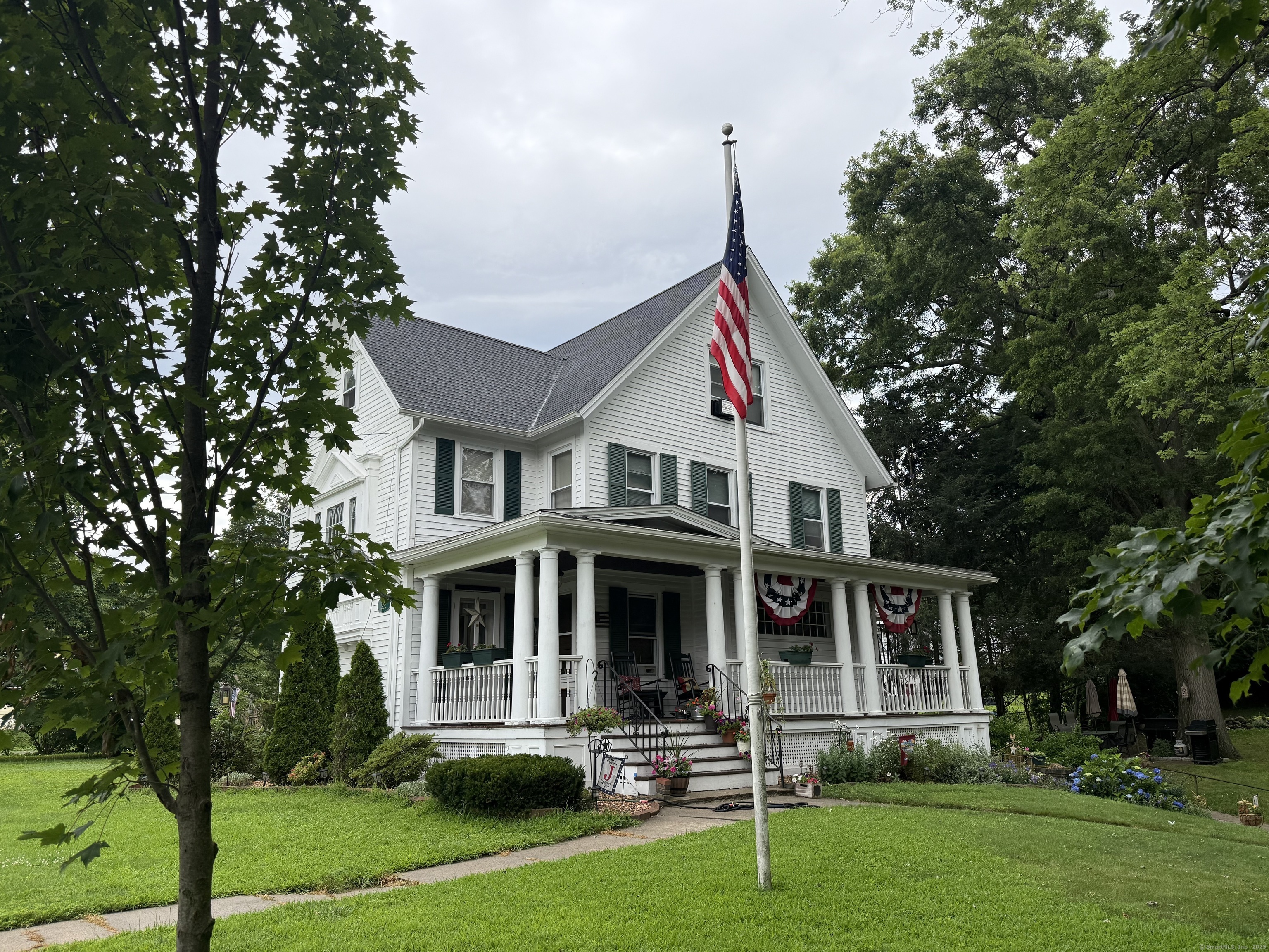 63 Radnor Avenue  Naugatuck CT 06770 photo