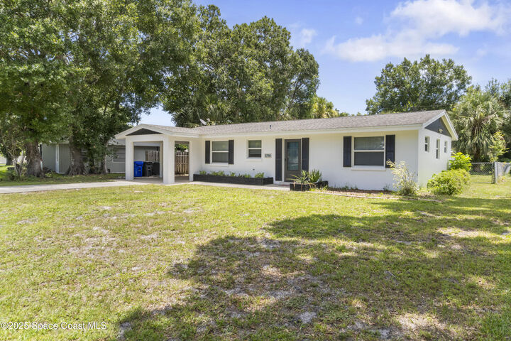 Property Photo: 1776 35th Avenue FL 32960