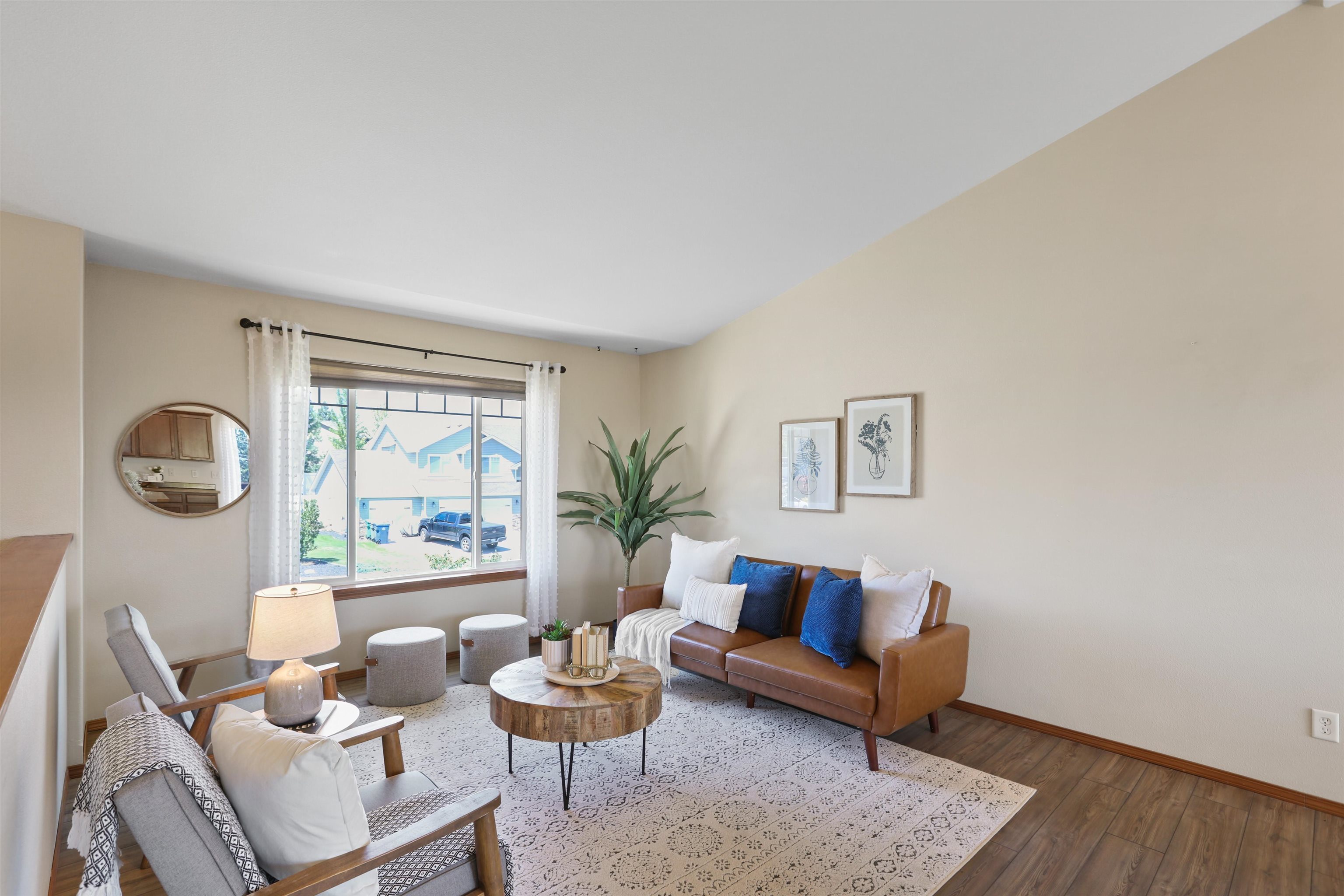 Property Photo: 8016 E Sommerset Ct WA 99217