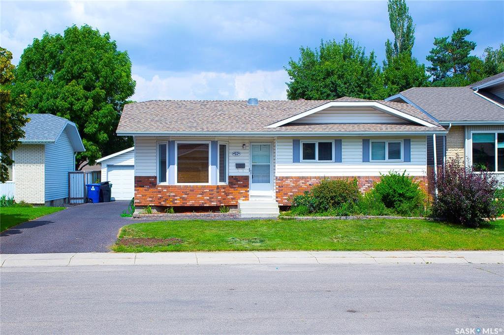 215 Hogg Way  Saskatoon SK S7N 3W4 photo