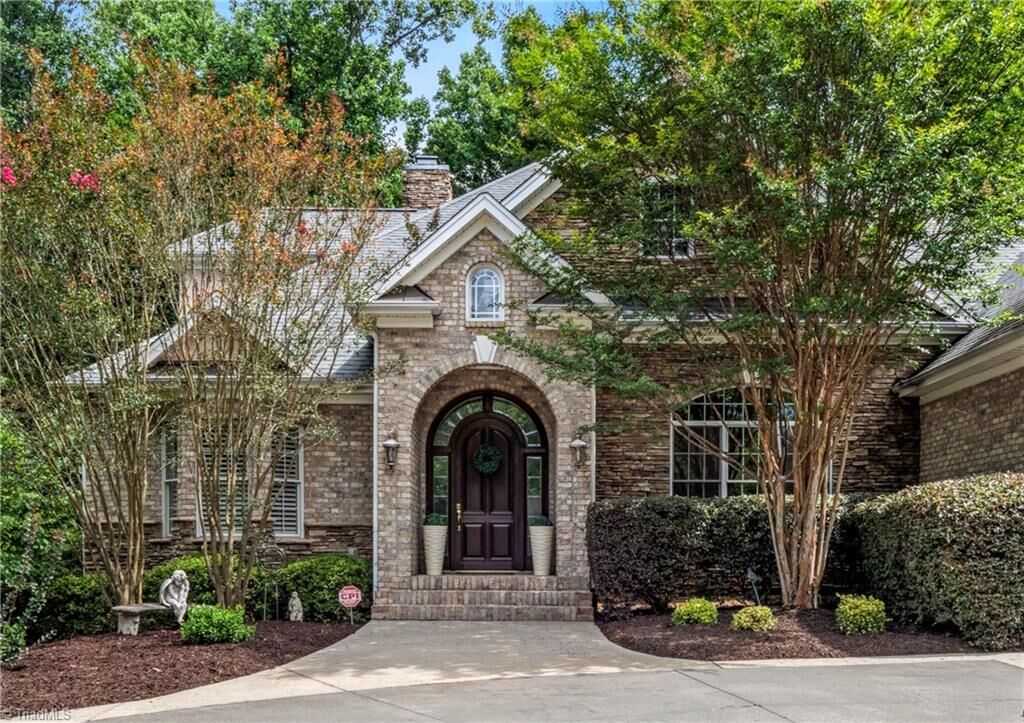 Property Photo:  2925 Robinhood Road  NC 27106 