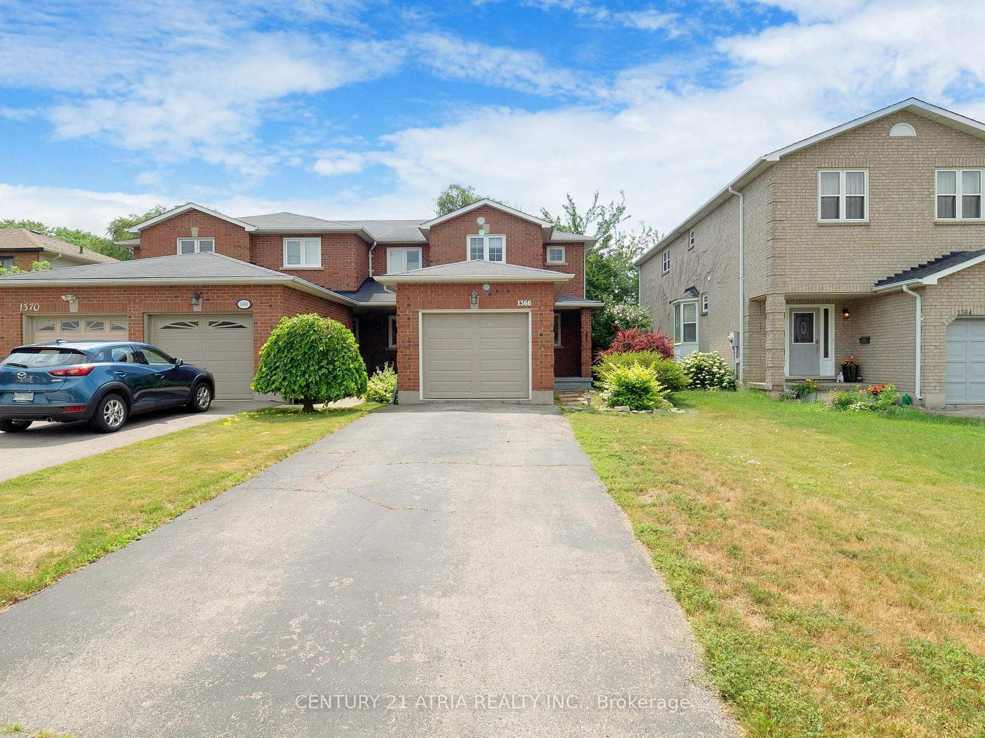 Property Photo: 1366 Treeland Street ON L7R 4P4