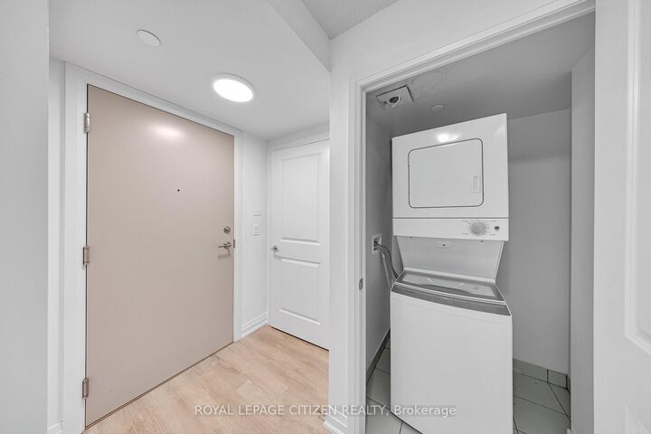 Property Photo: 20 Meadowglen Place 632 ON M1H 2Y5
