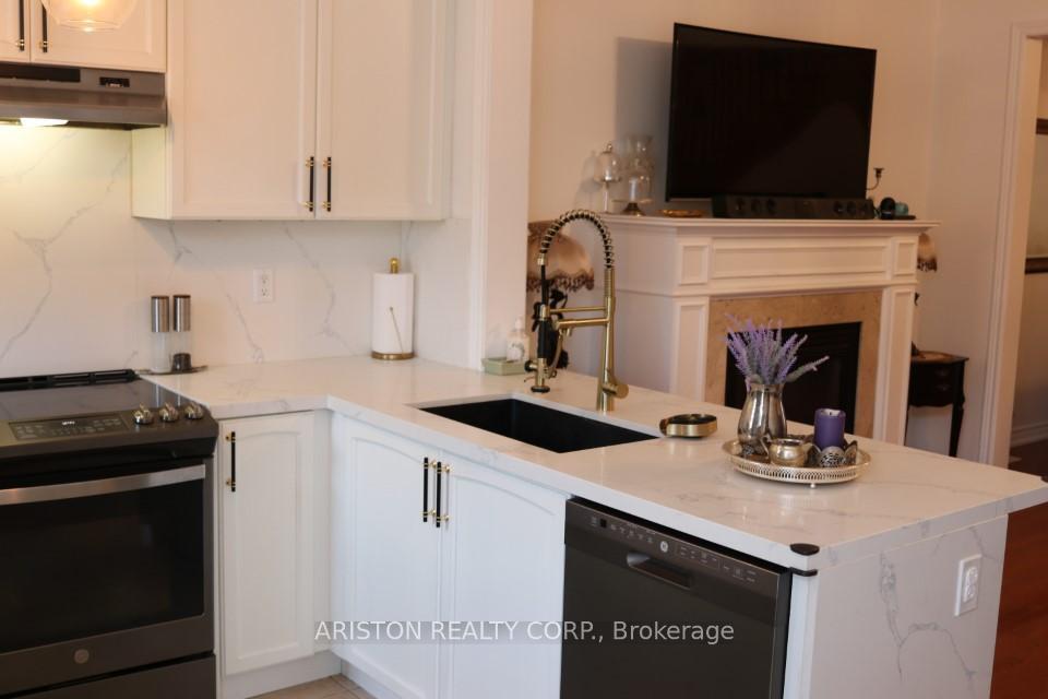 Property Photo:  40 Alexie Way  ON L4H 3B8 
