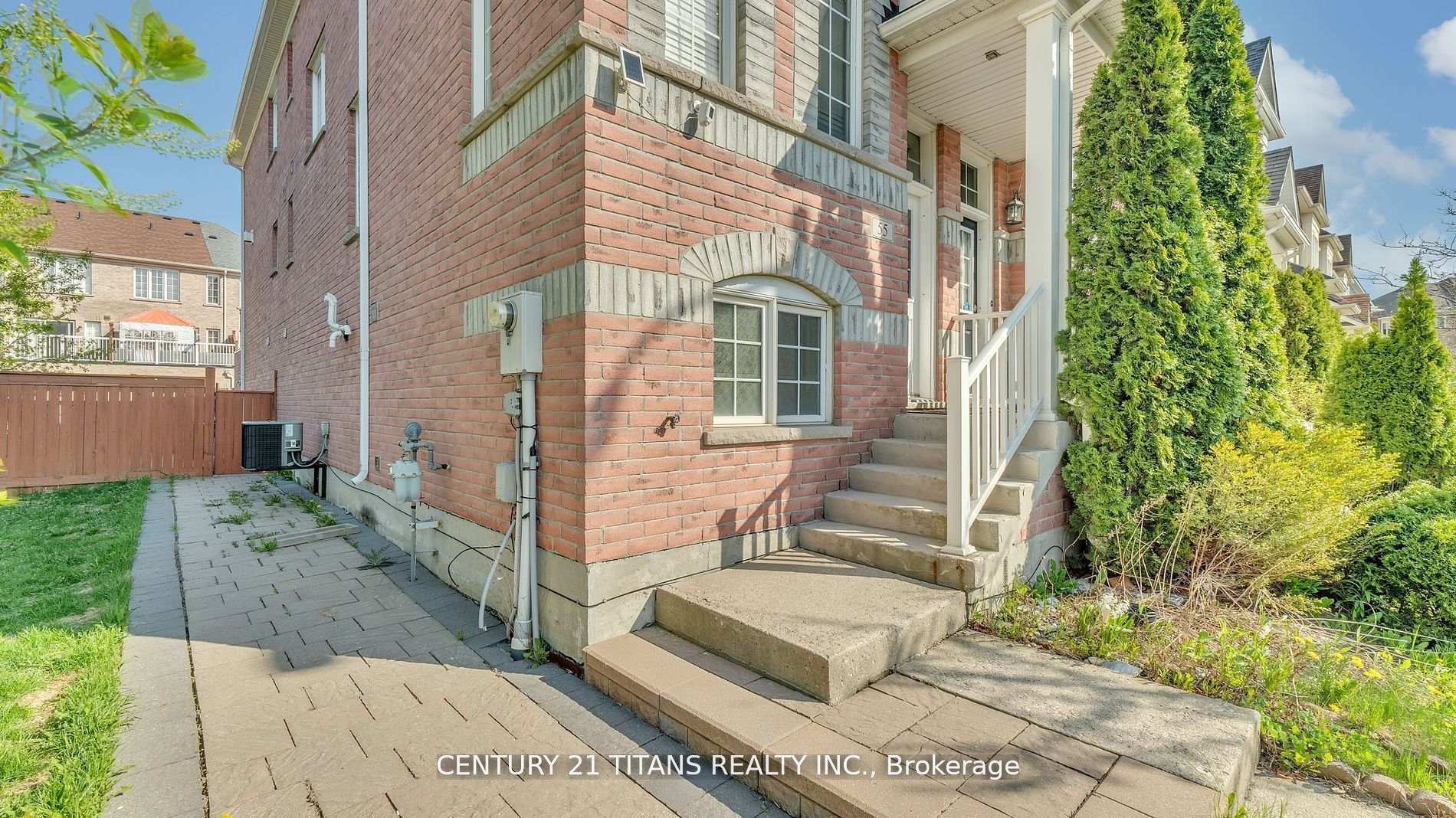 Property Photo:  55 Wilkes Crescent  ON M1L 0B4 