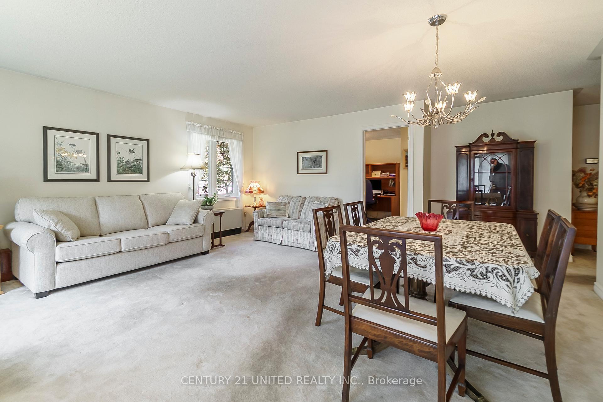 Photo de la propriété: 680 Whitaker Street 2 ON K9H 7J9
