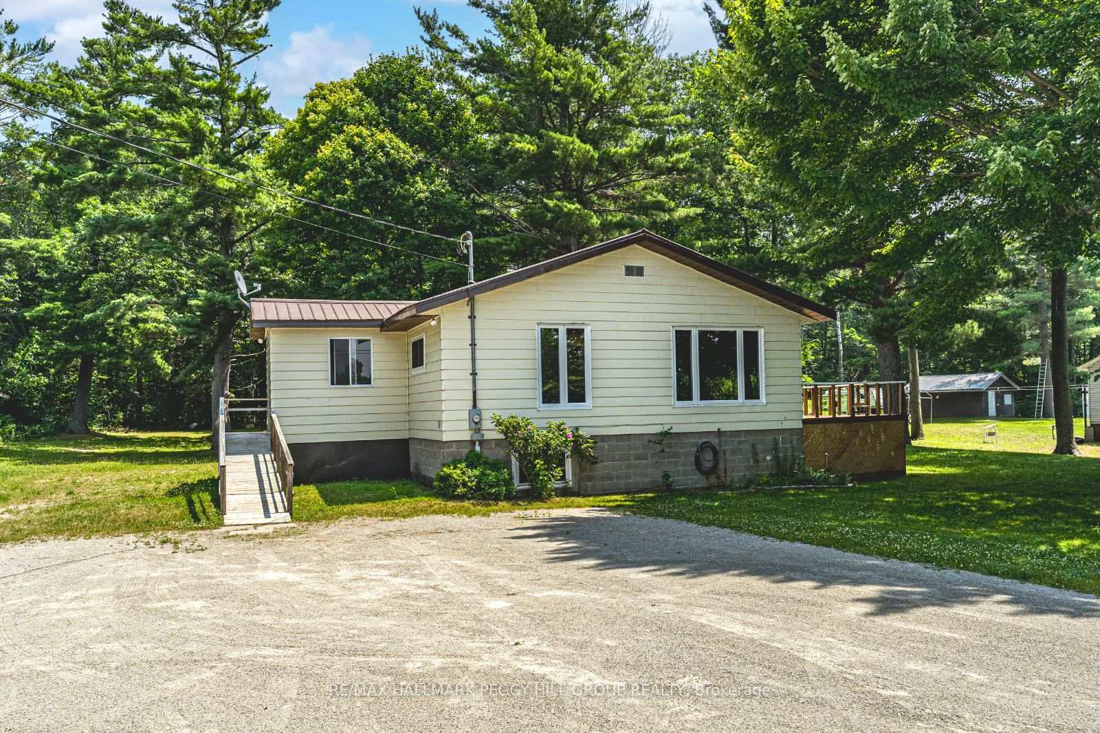 Property Photo: 332 Baxter Loop Road ON L0K 1S0