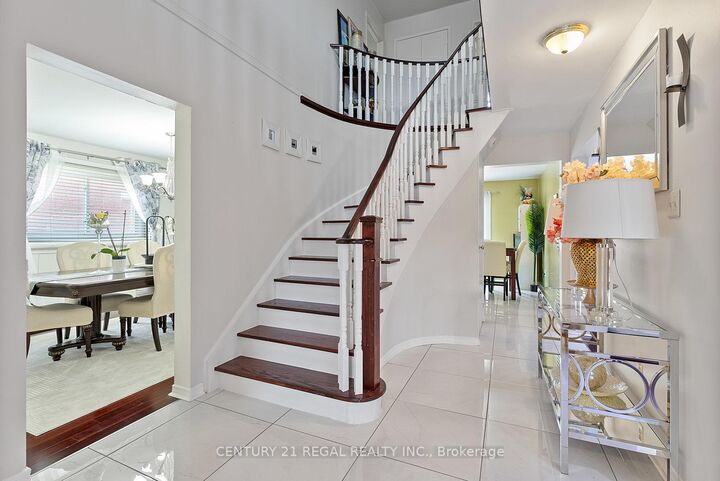 Property Photo: 97 Hinchley Wood Grove ON L6V 4J1