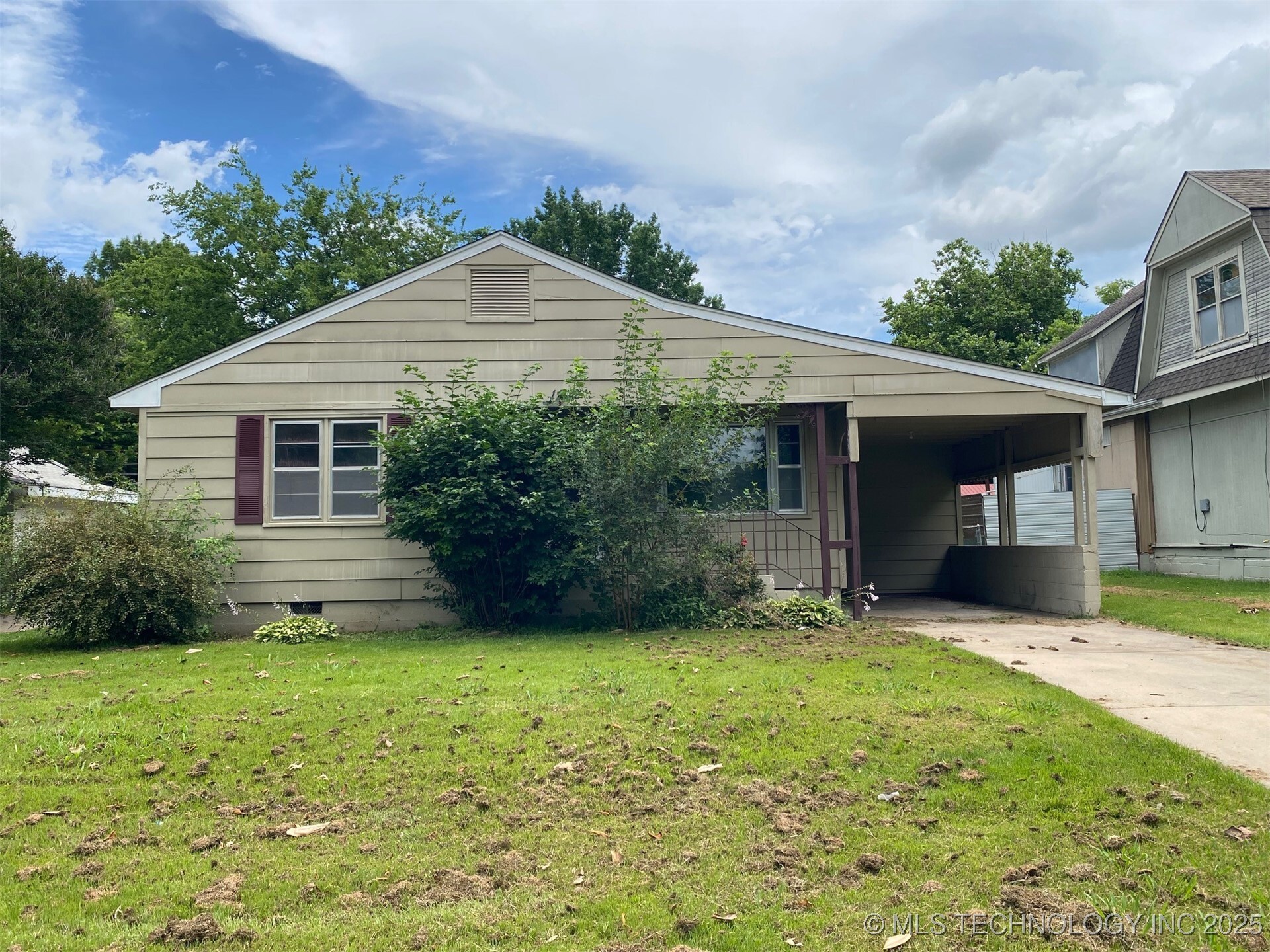 Property Photo: 1102 Chestnut Street OK 74403