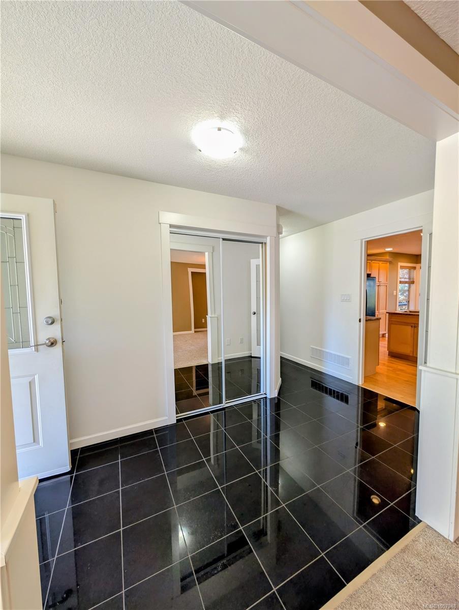Property Photo: 6638 Dover Rd BC V9V 1A6