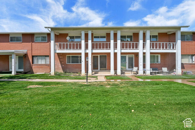 Property Photo:  5518 S 875 E  UT 84405 